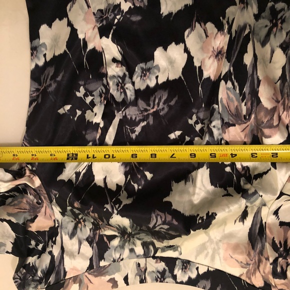 Aussie designer floral dress. - Picture 8 of 8